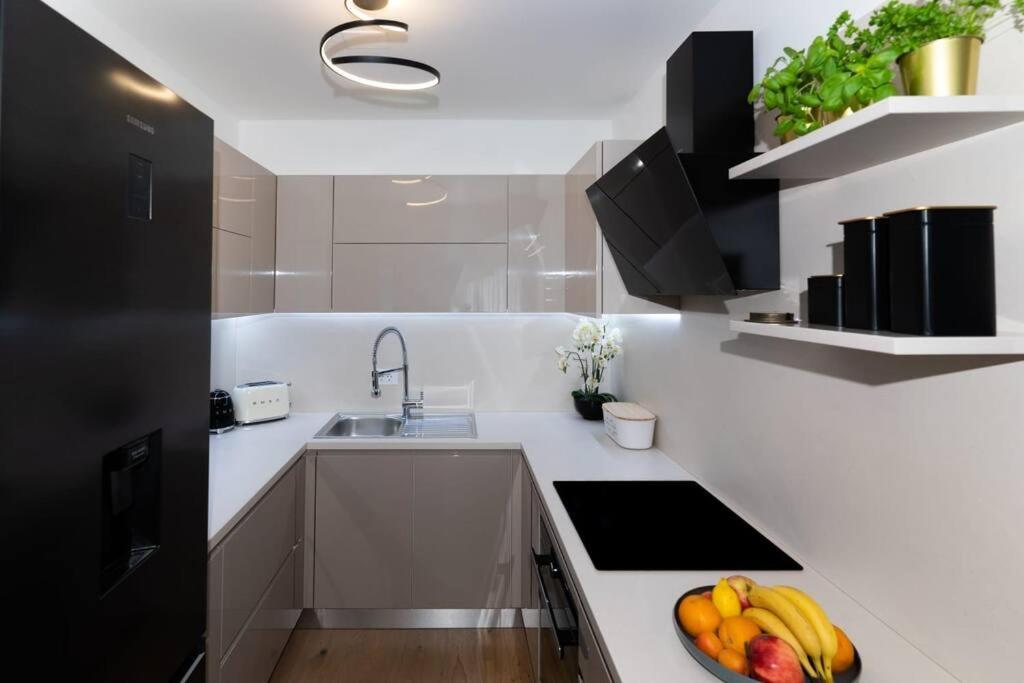 Capsula Luxury Apartment Umag Exterior photo